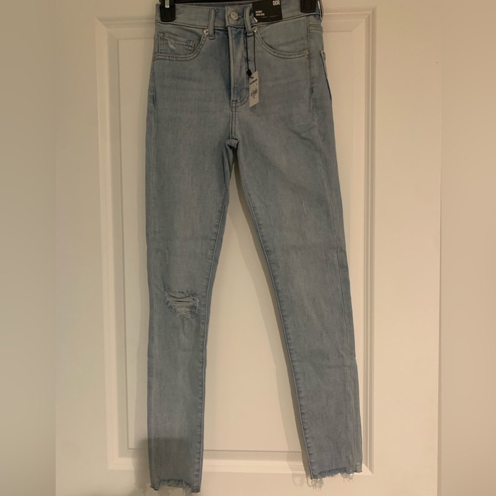NWT Express Light Wash Skinny High Rise - 00R